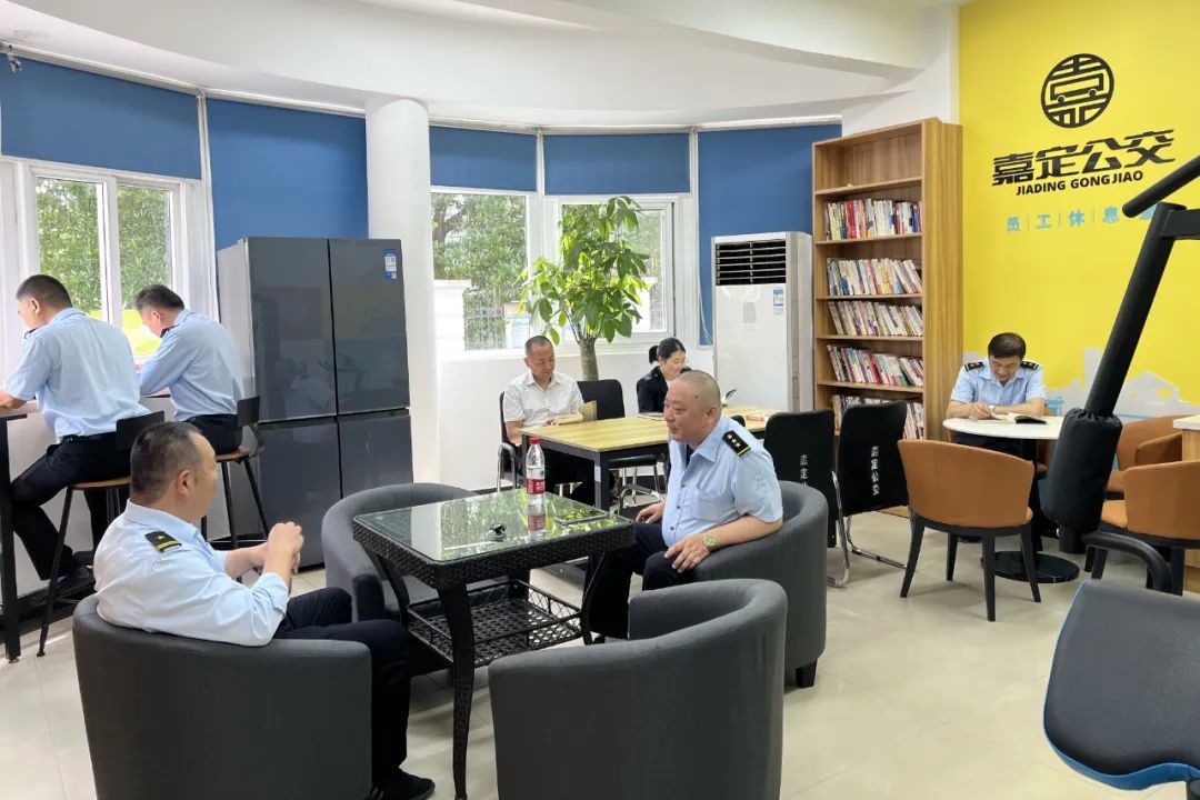 一份特殊的礼物送给“城市摆渡人”