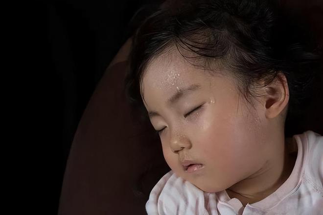 夏天吹空调VS吹风扇不出这个暑假孩子的身体差距就会很明显(图3)