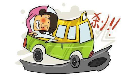 热闻8人受伤！司机一个举动致汽车失控撞向人群这些开车“恶习”要避免(图16)