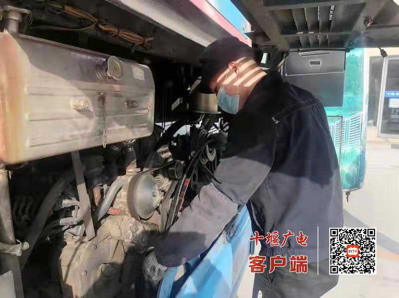 提前应对夏季高温！十堰公交集团积极做好车辆空调维护保养工作