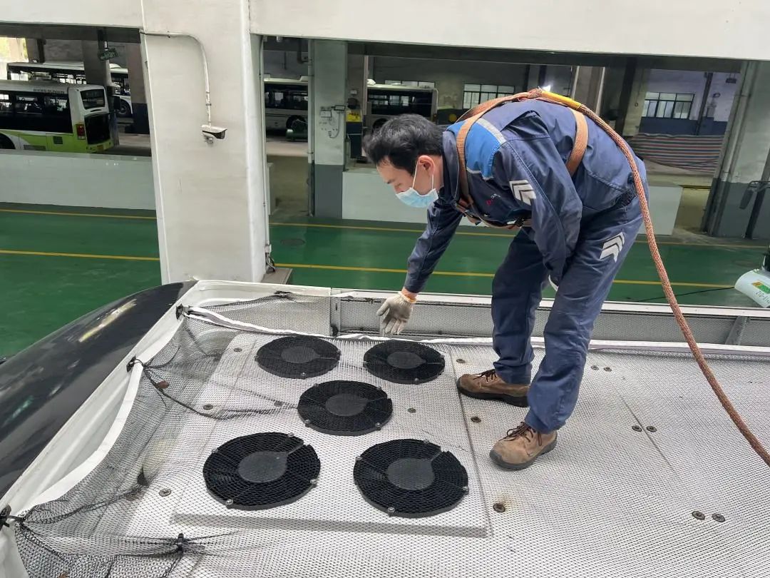 气温“跳水”暖空调将上线！公交车空调清洗消毒进行时→(图3)