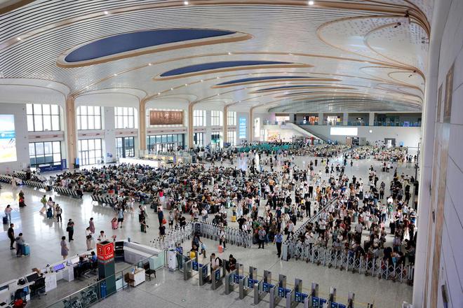 铁路暑运落幕国铁济南局发送旅客44621万人次创历年新高