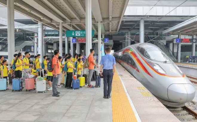 铁路暑运落幕国铁济南局发送旅客44621万人次创历年新高(图2)