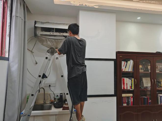 东家乐家装用细微的经营为员工守护健康！空调清洗的好处！