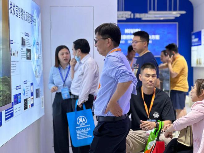 实力圈粉！海威科技中国教育装备展圆满落幕(图6)