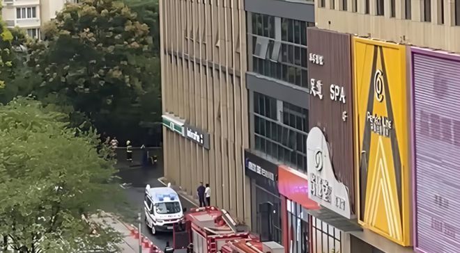 杭州一写字楼空调爆炸致维修工人身亡现场惨烈碎片遍地都是