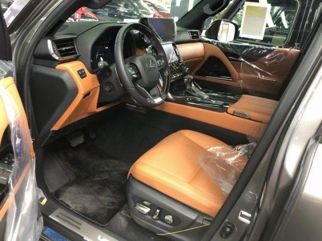 24款雷克萨斯LX600中东4座VIP黑曜版现车进口直发价(图3)