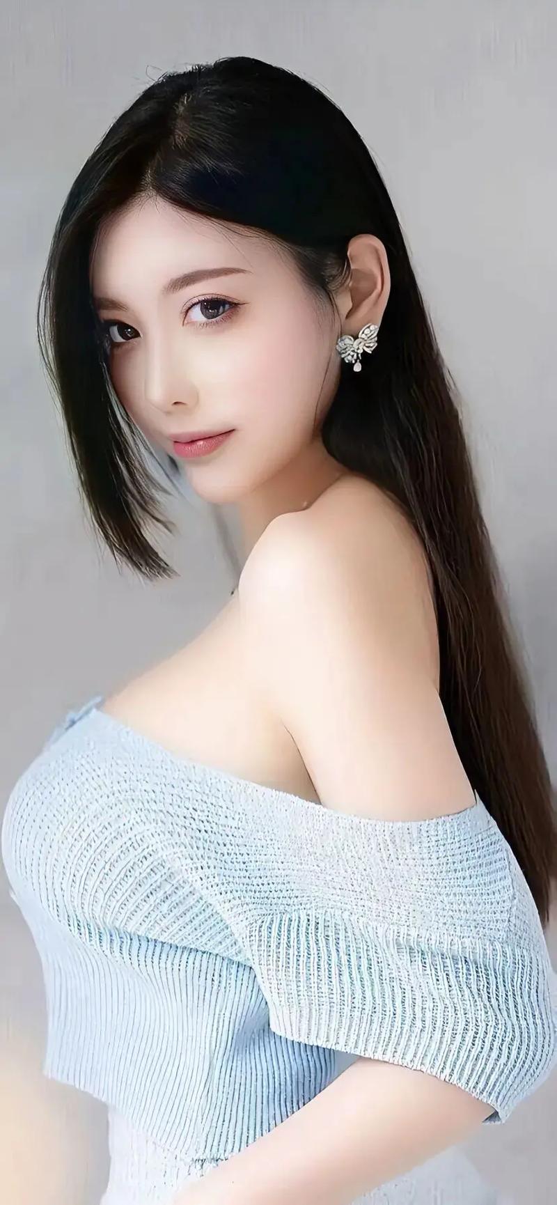 漂亮人妇被空调修理工