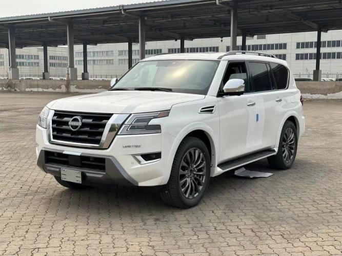 23款尼桑途乐阿曼达56V8铂金版港口最新价格70万起售(图2)