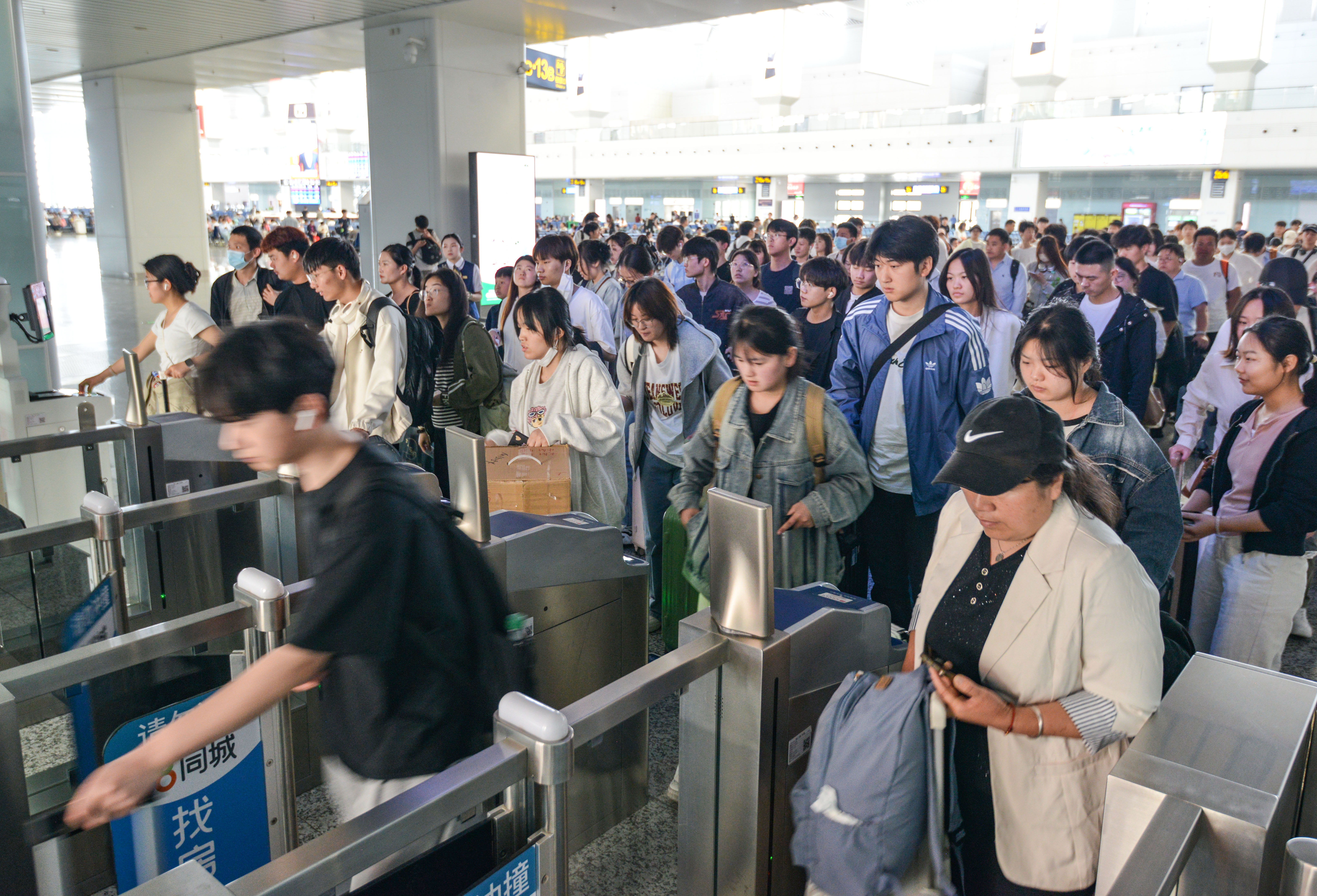 阜阳铁路“五一”假期预计发送旅客638万人次(图2)