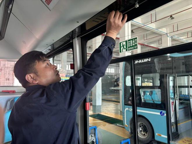 天气逐步变热但您一定能坐上凉爽的公交车原因是……(图4)