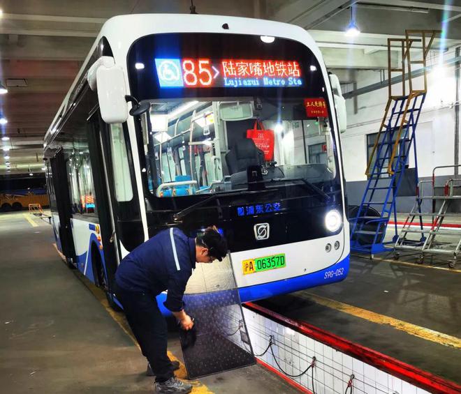 天气逐步变热但您一定能坐上凉爽的公交车原因是……(图5)