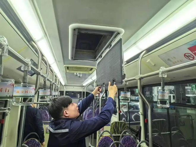天气逐步变热但您一定能坐上凉爽的公交车原因是……(图6)
