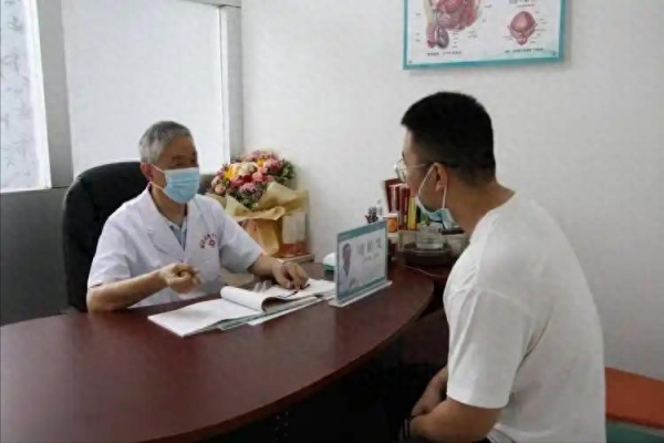 睡觉开风扇比空调更健康？医生辟谣：不实信息(图1)