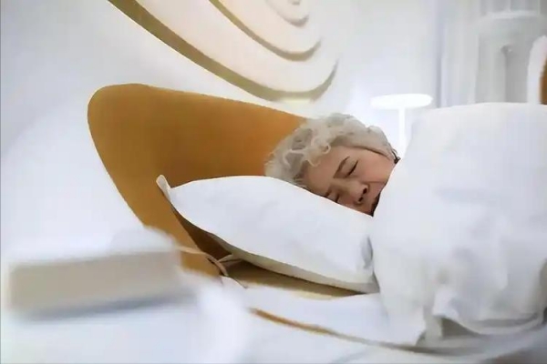 睡觉开风扇比空调更健康？医生辟谣：不实信息(图13)