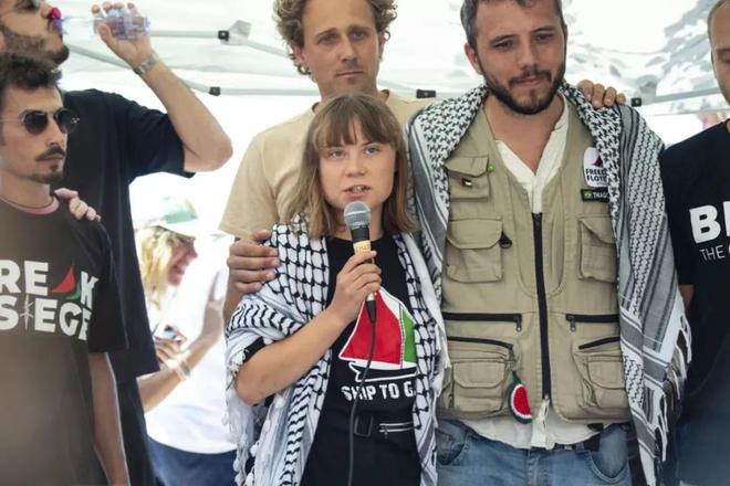 致敬!瑞典环保少女乘坐“玛德琳”号帆船前往加沙(图1)