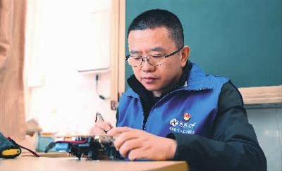 劳模风采·全国五一劳动奖章｜刘显保：冬暖夏凉的“社区空调”