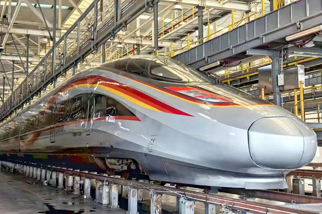 日行万步他们在“蒸笼”里守护列车清凉(图7)