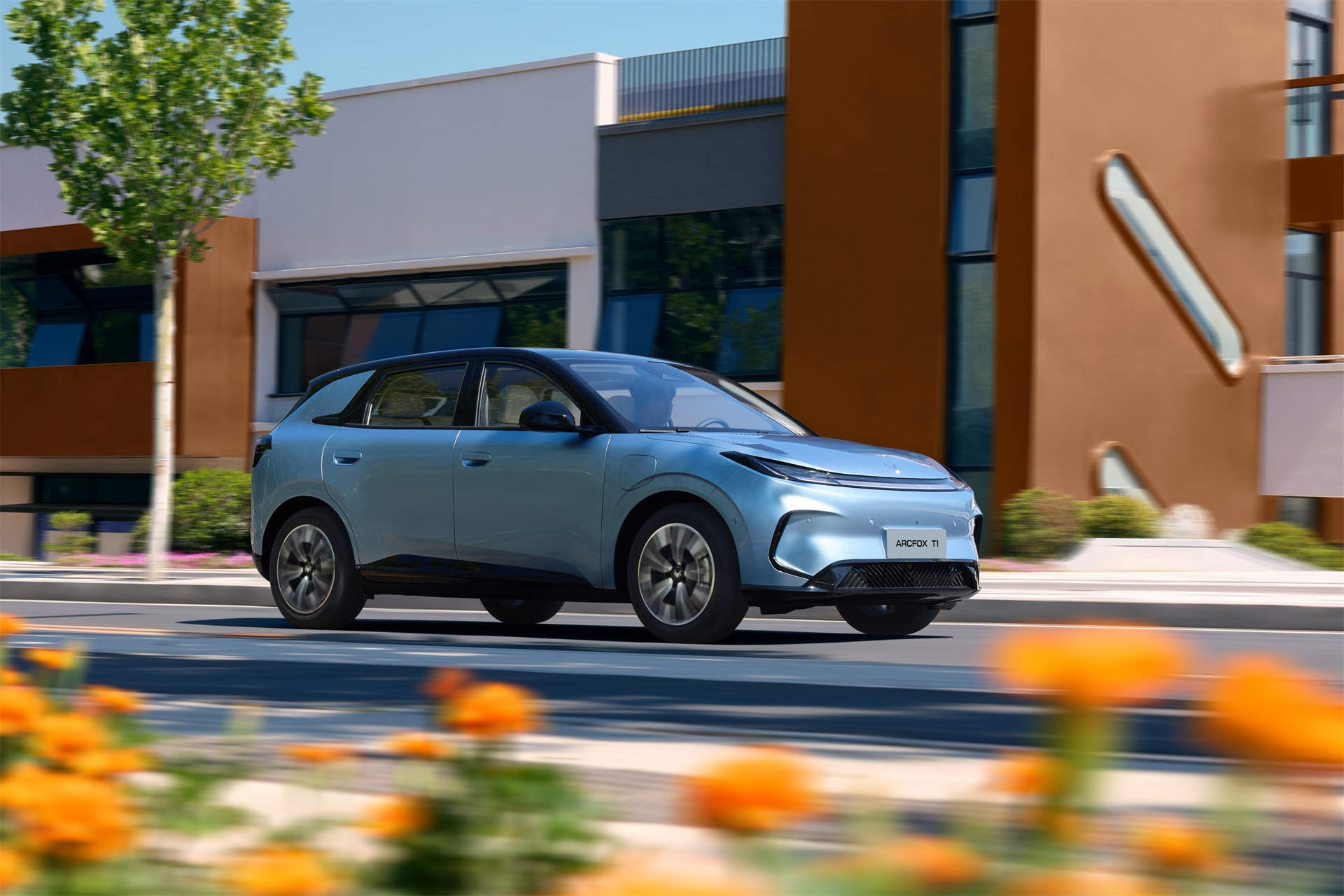 纯电小车再迎新选手极狐T1上市628万起(图5)