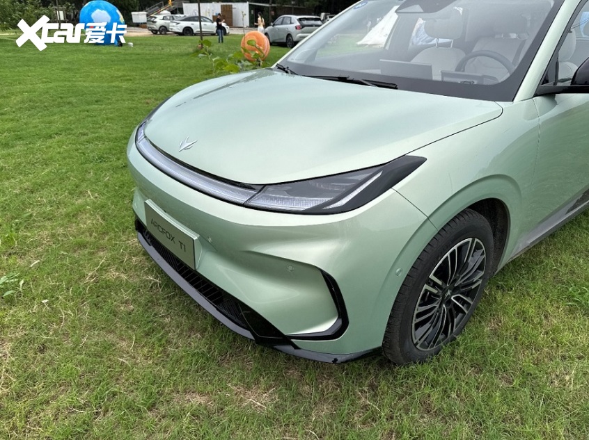 极狐T1试驾体验：10万内纯电小车的超值之选(图3)