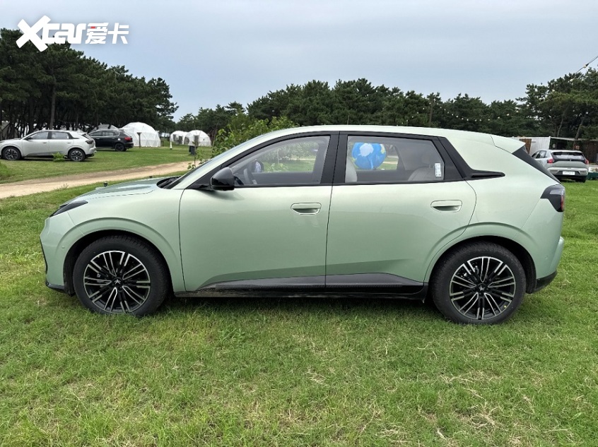 极狐T1试驾体验：10万内纯电小车的超值之选(图7)