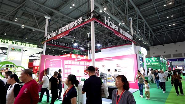 最懂火锅的空调！海尔首创自清洁技术一键防油污