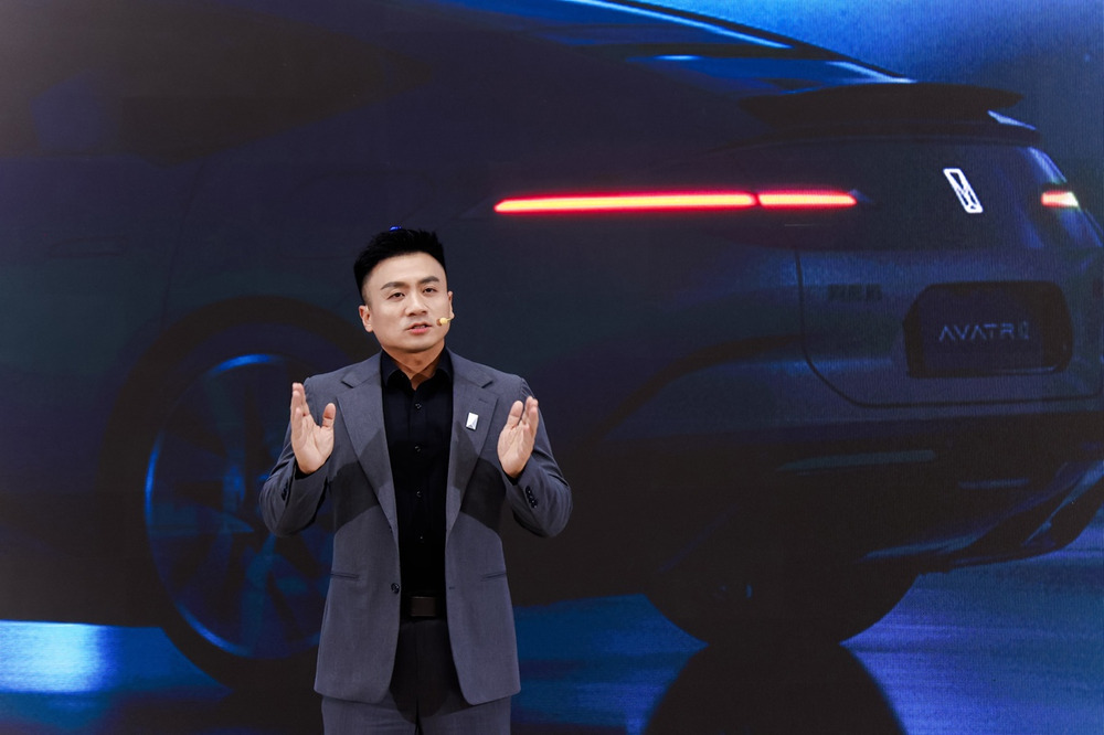 十项全新升级、十二项同级独享！阿维塔12四激光版开启预售(图2)