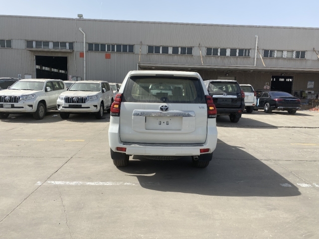 2024款丰田霸道2700VX港口最新落地报价欢迎来电详询(图2)