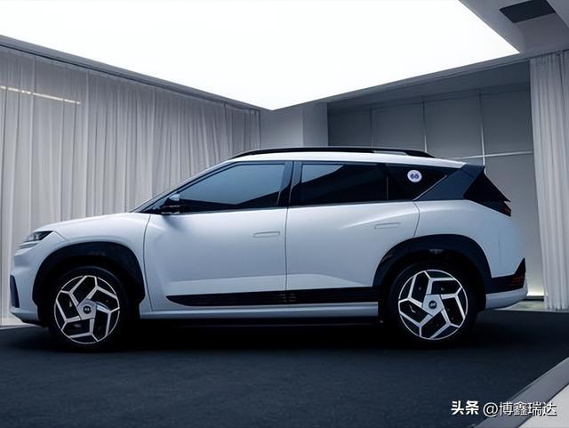 722km续航无焦虑27分钟快充北京现代EO羿欧值不值？