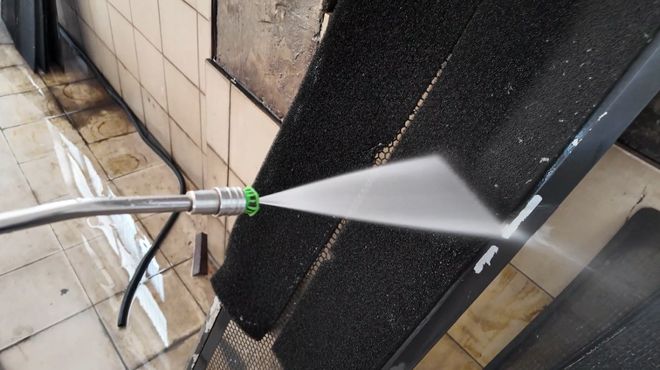 暖风已备好！千余辆公交提前完成“大扫除”(图2)