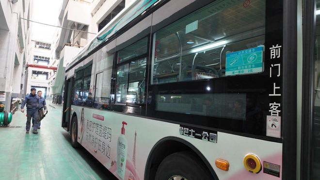 暖风已备好！千余辆公交提前完成“大扫除”(图5)