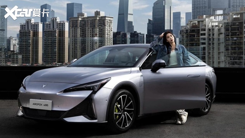 极狐汽车跨越3000公里的信任极狐阿尔法S5交付墨玉