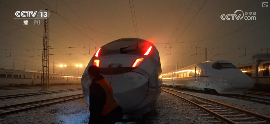 多部门以“雪”为令协同联动保畅通、保民生全力护航百姓生产生活平稳有序