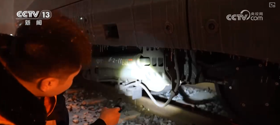 多部门以“雪”为令协同联动保畅通、保民生全力护航百姓生产生活平稳有序(图2)