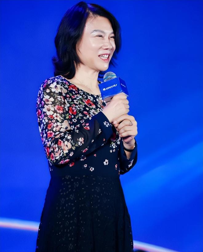 十亿赌约12年后董明珠再破天花板让雷军和整个商界沉默了(图4)